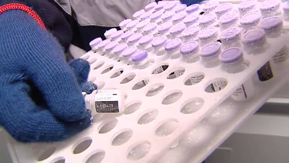 Casi cuatro millones de dosis frente al COVID esperan ultracongeladas