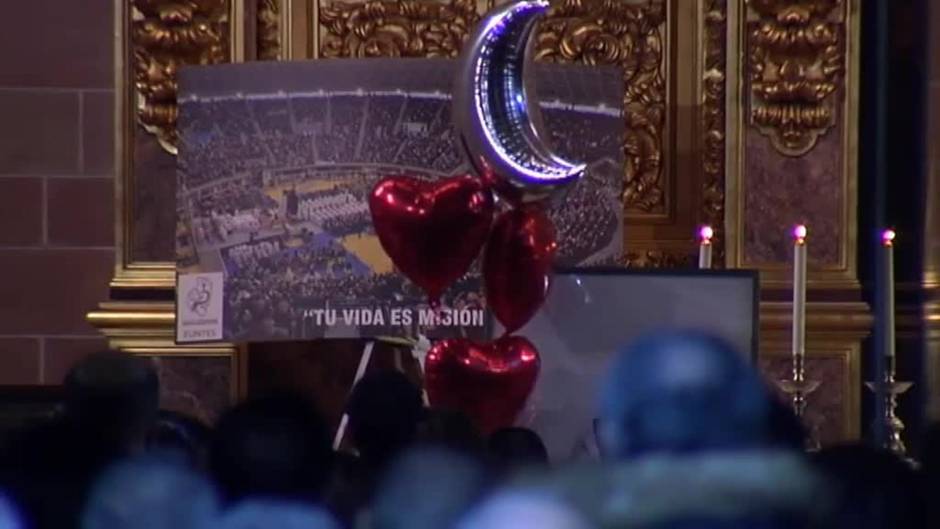 Lardero despide al pequeño Alex en un funeral multitudinario