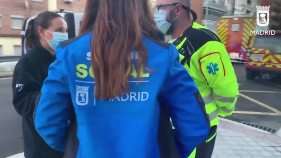 Intoxicado leve un hombre en un incendio en un piso en Ofelia Nieto