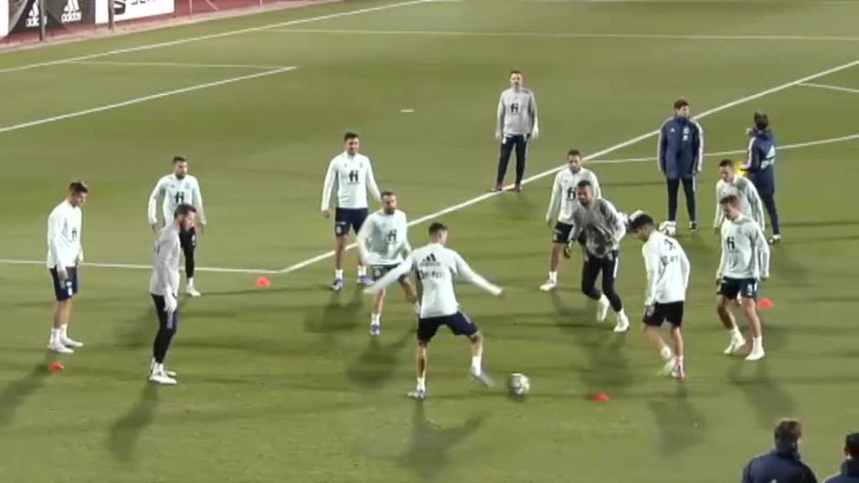 Primer entrenamiento de la selección española para preparar sus encuentros contra Grecia y Suecia