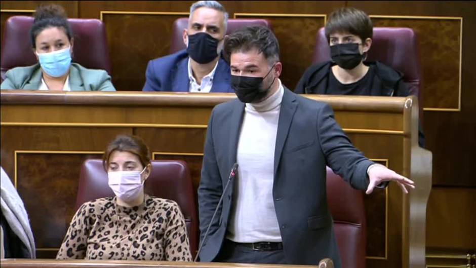 Rufián pide a Sánchez que "redistribuya" para ayudar a los jóvenes y no "regalarle" a la ultraderecha toda una generación