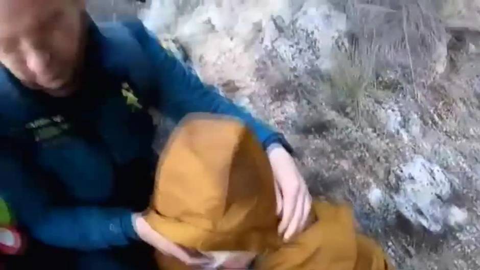 Rescatan a una mujer de 42 años, sola, perdida y desorientada en la sierra de Jaén