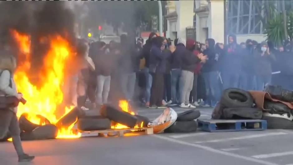 Actos de gran violencia en el conflicto del metal en Cádiz