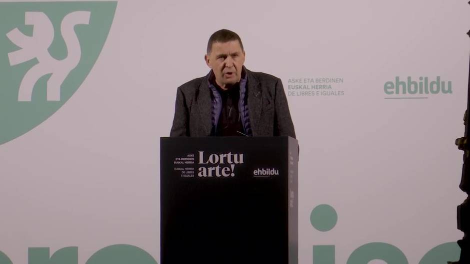 Otegi asegura que "lo difícil no es sacar a Franco del Valle sino expulsar a los franquistas"
