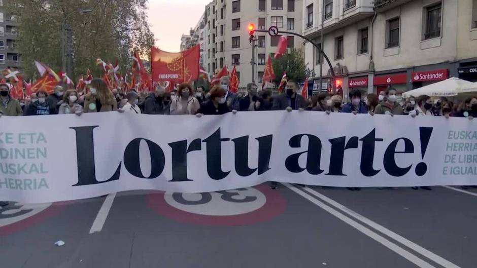 Miles de personas secundan en Bilbao la marcha de EH Bildu por un nuevo liderazgo