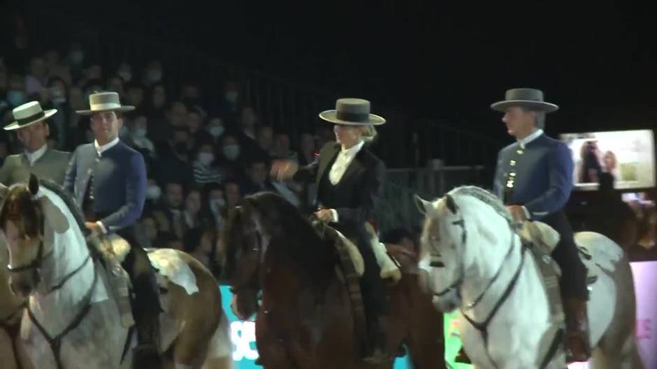 Elsa Pataky agradece el premio del Salón Internacional del Caballo de Pura Raza