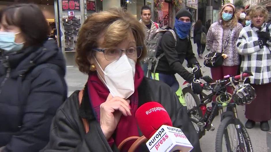 Largas colas en Doña Manolita a menos de un mes para el Sorteo de Navidad