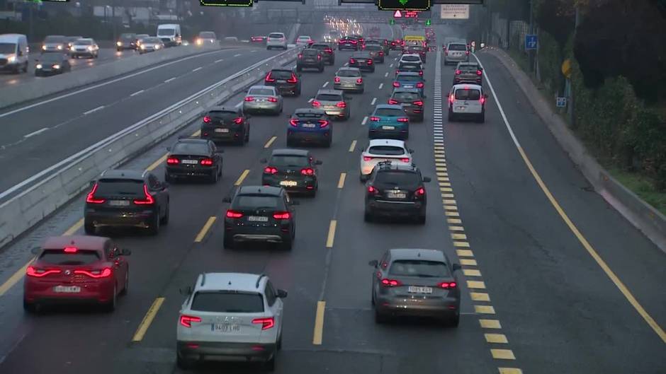 Comienza la operación salida por Navidad con tráfico denso en Madrid