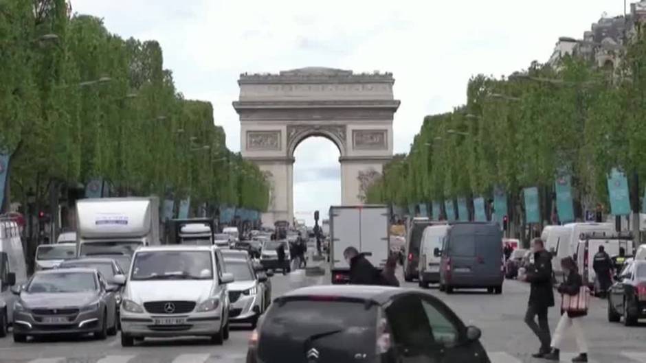 Francia supera la barrera de los 200 mil casos diarios