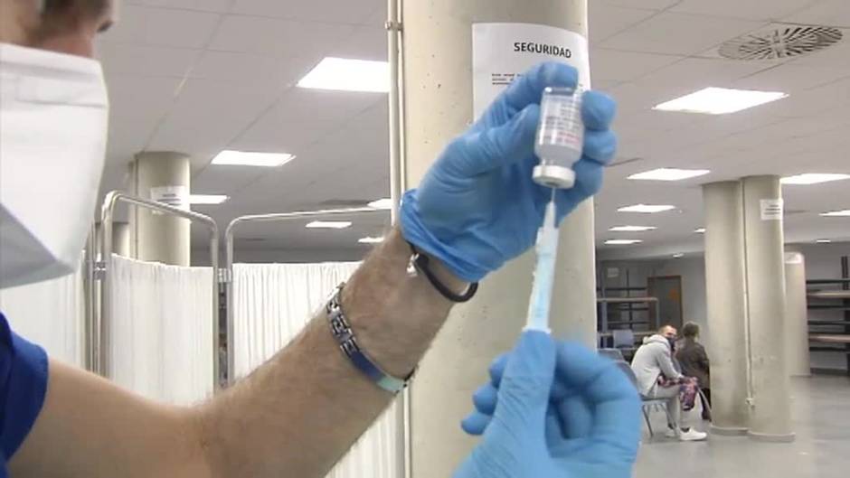 La Generalitat inicia una campaña en Tinder para promover la vacunación entre sus usuarios