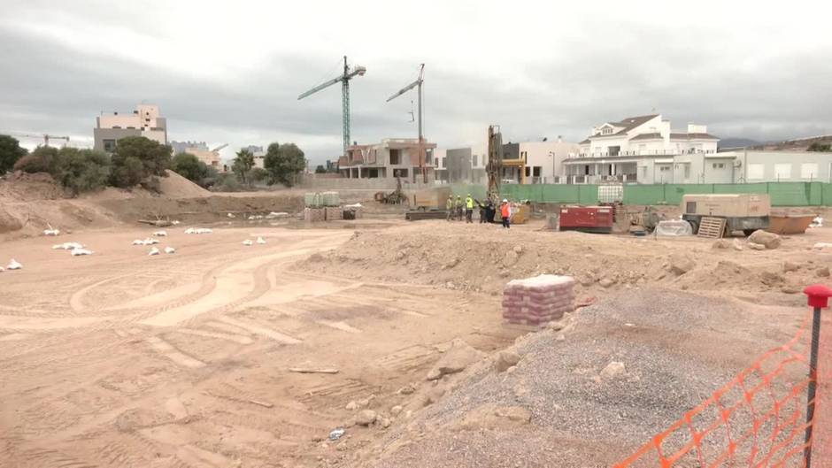 Moreno señala su "empeño" por "robustecer" el sistema educativo andaluz con 1.500 obras en marcha