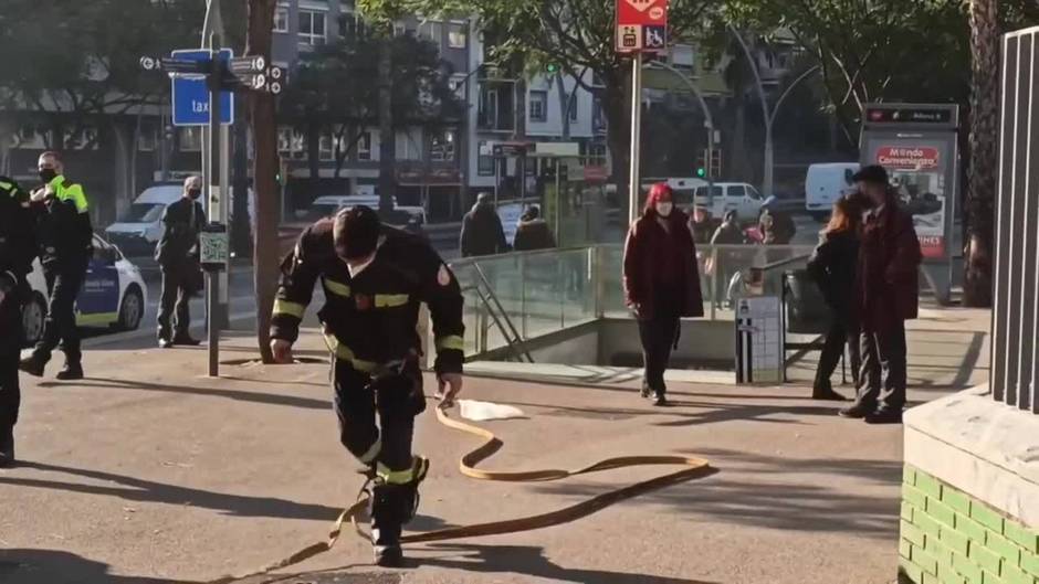 Desalojan la estación de Alfons X del Metro de Barcelona por presencia de humo