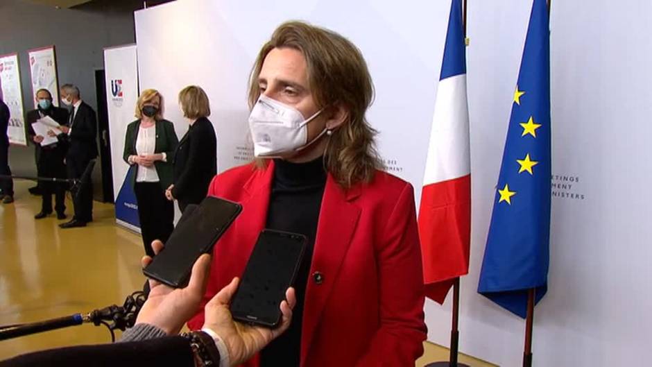 Ribera garantiza el suministro de gas natural pese a la tensión militar con Rusia aunque reconoce que la situación "nos inquieta"