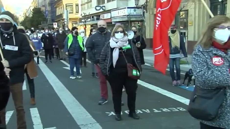 Quince mil personas se manifiestan en Donosti en defensa de la sanidad pública