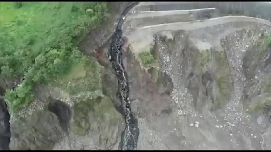 El vertido de crudo en la selva amazónica ecuatoriana ya contamina el río Piedra Fina