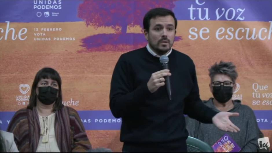 Garzón recupera la polémica de las macrogranjas como ejemplo de "bulos" de la derecha