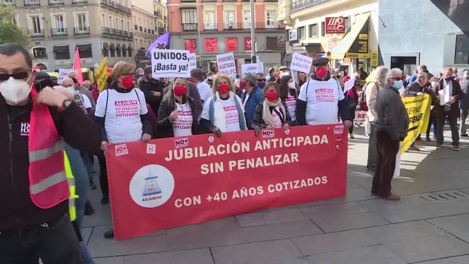 Pensionistas se manifiestan en varias ciudades por unas pensiones dignas