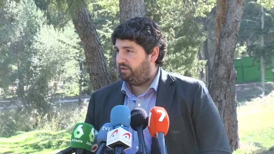 López Miras, el único barón del PP que cierra filas con la gestión de 'Génova'