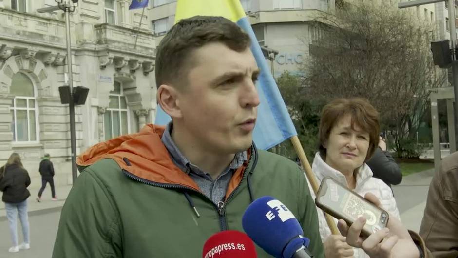 Ucranianos residentes en Cantabria se concentran en Santander para pedir paz en su país de origen