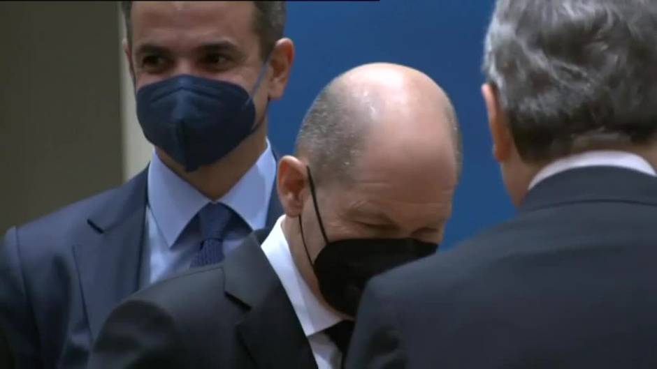 Sánchez acude al Consejo extraordinario de líderes europeos para abordar el ataque de Rusia a Ucrania