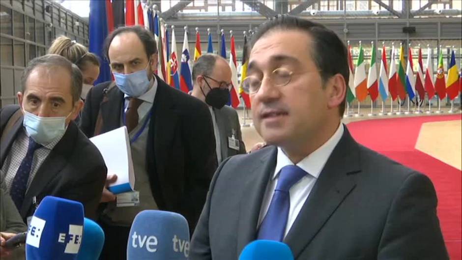 Albares: "No puede ser que esta guerra le salga gratis a Vladimir Putin"