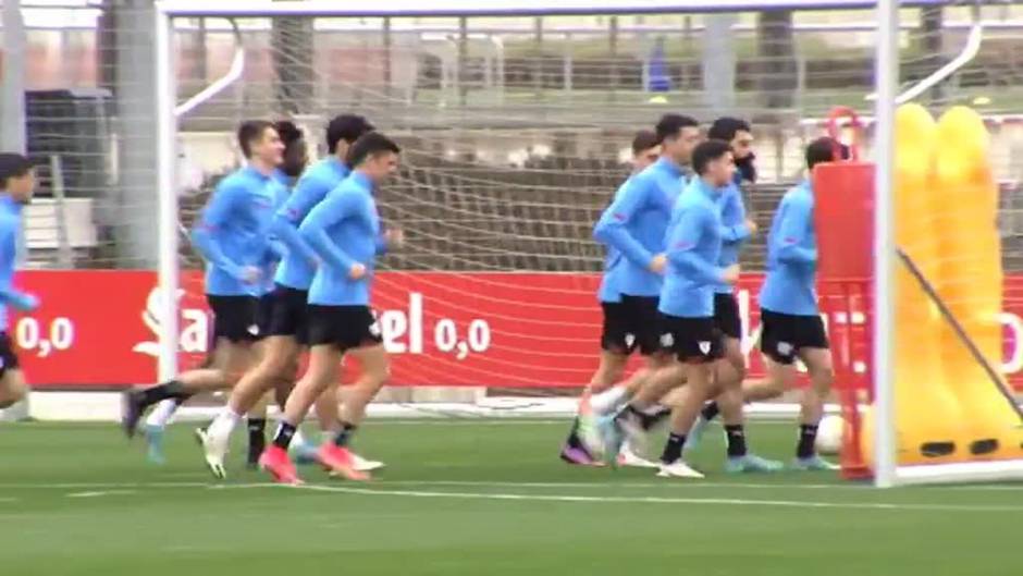 Marcelino tiene la duda de Iñigo Martínez para el Villamarín por una sobrecarga muscular