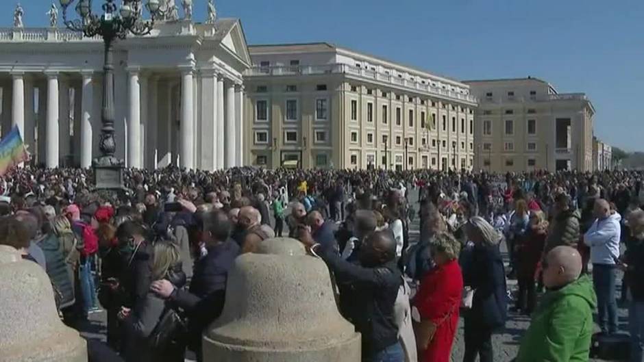 El papa Francisco califica de "acto barbárico" el bombardeo sobre hospitales y civiles