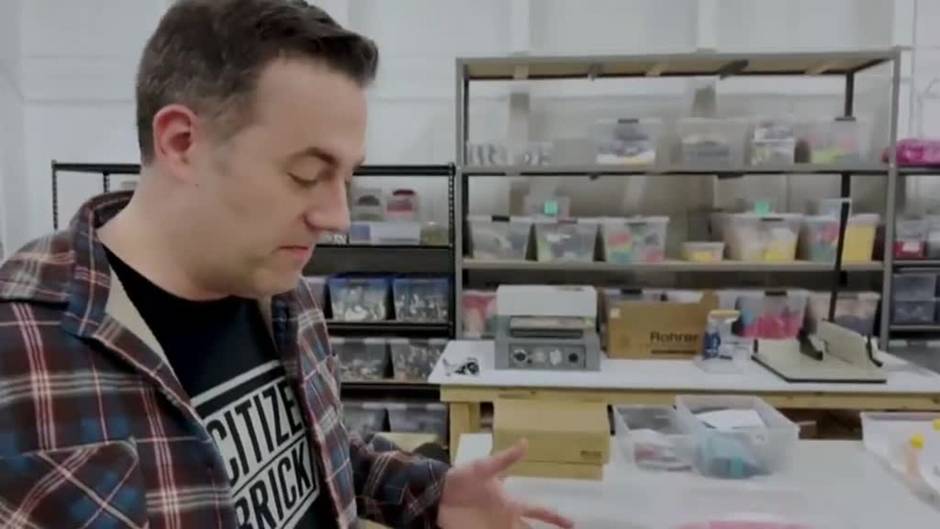 EEUU recauda fondos para Ucrania con muñecos de Zelenski