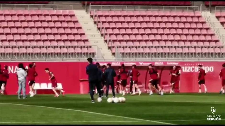 Gudelj se entrena con normalidad en la víspera del duelo ante la Real Sociedad