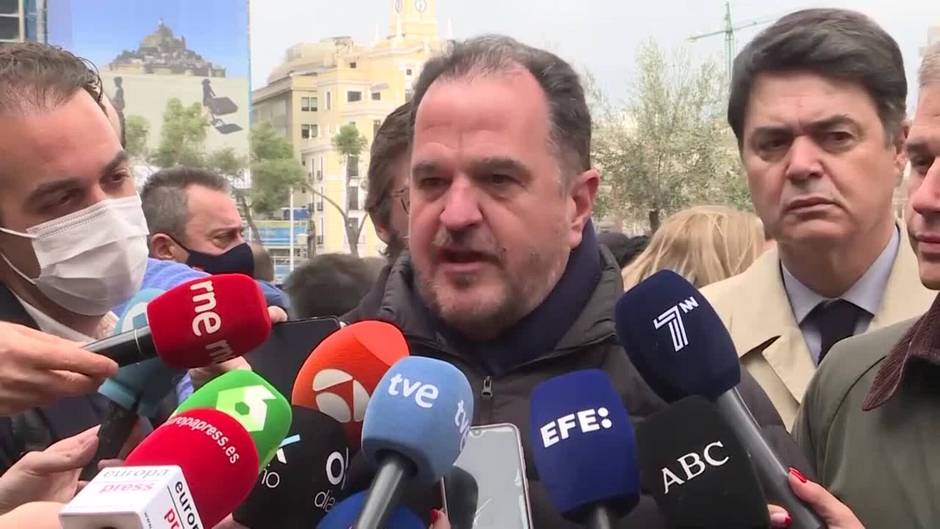 Iturgaiz dice que el Gobierno "traiciona" a las víctimas de ETA