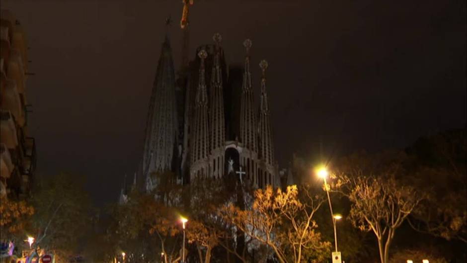 La Hora del Planeta deja a oscuras monumentos de toda España