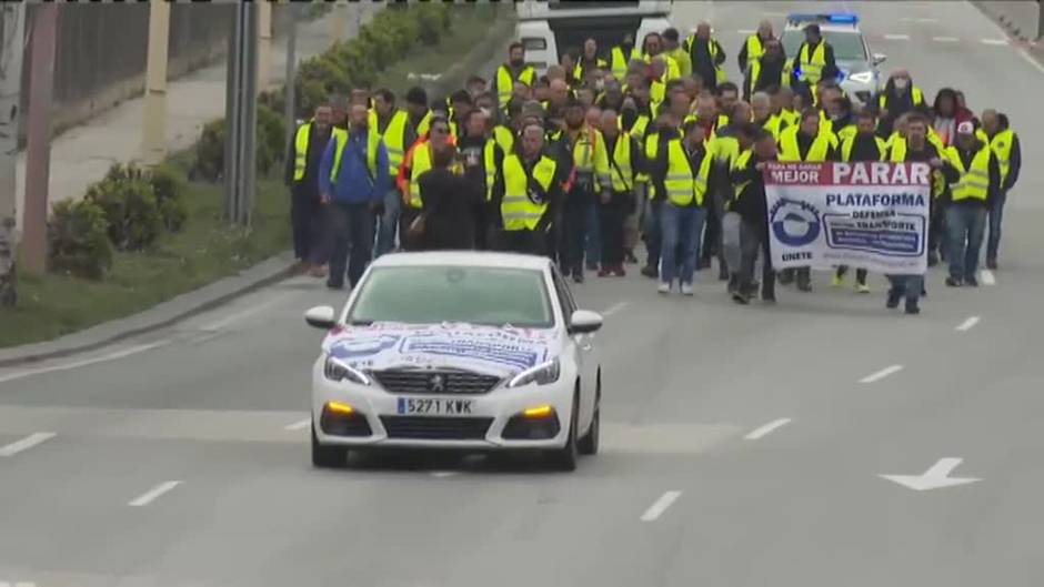 Transportistas de Barcelona continuarán con los paros mientras no se prohíba trabajar a pérdidas