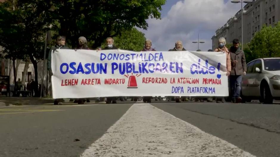 Cientos de personas denuncian en San Sebastián la "mejora aparente" en atención primaria