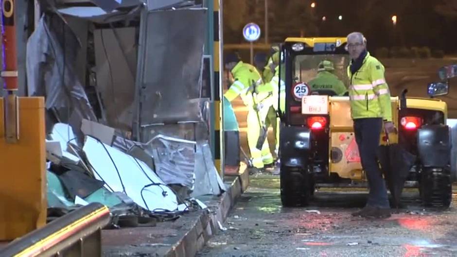 Muere un hombre tras chocar su coche contra una cabina de peaje en Vizcaya