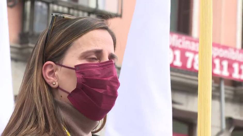 Cientos de personas asisten a la procesión de La Borriquita en Madrid