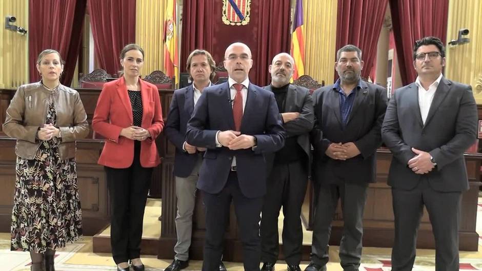 Vox dice que los abusos a menores tuteladas "no caerán en el pozo de la historia"