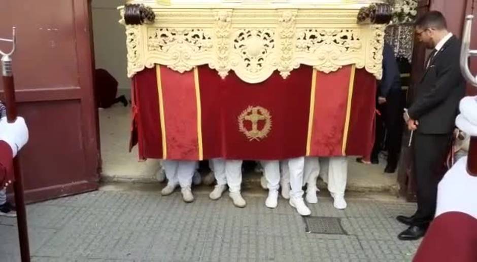 Vídeo: Salida de El Huerto de la iglesia de San Severiano el Jueves Santo en Cádiz 2022