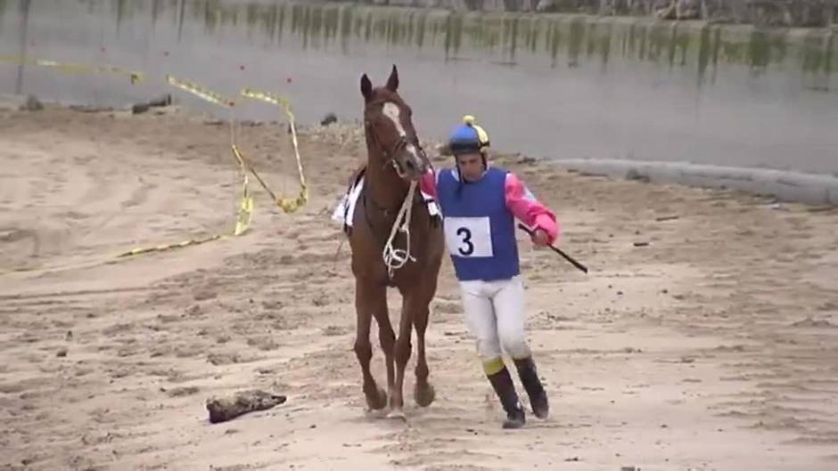 Vuelven las carreras de caballos a la playa de Ribadesella