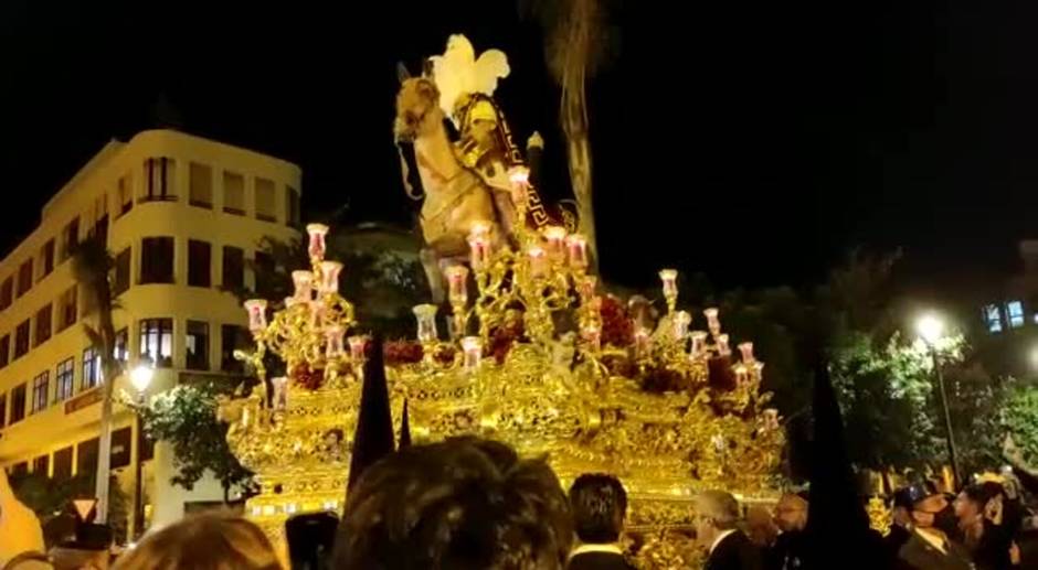 Revirá del Cristo de las Tres Caídas de Triana hacia la calle Rioja