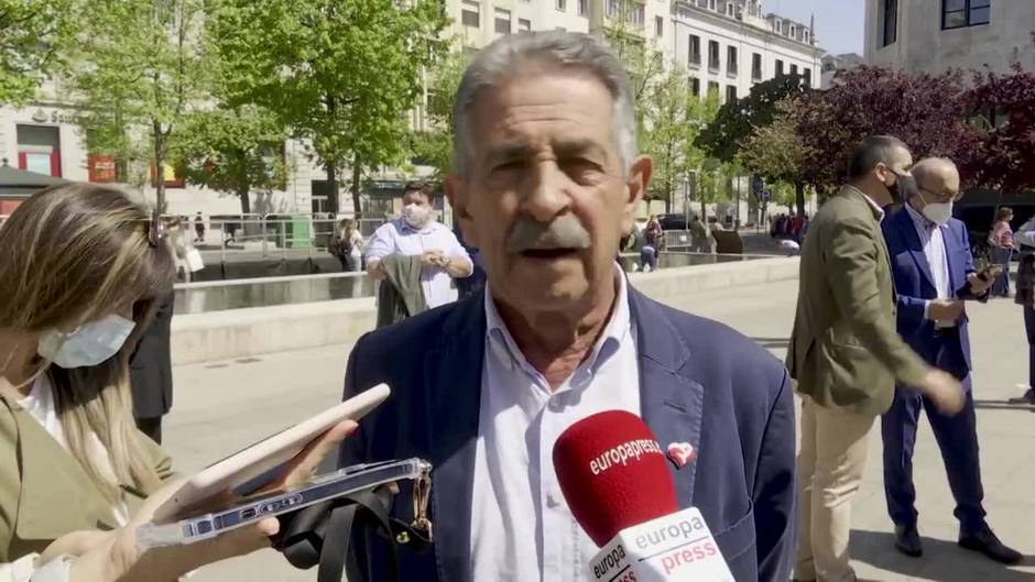 Revilla califica de "retroceso" el pacto entre PP y Vox y advierte: "Están preparando el terreno"