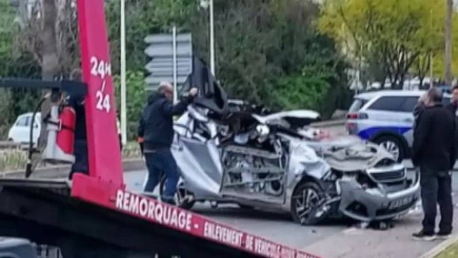 Cuatro jóvenes mueren en un accidente en Baiona