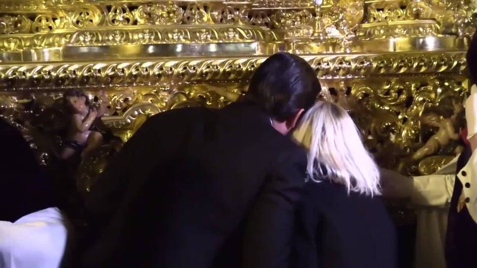 Eugenia Martínez de Irujo regresa de sus vacaciones feliz