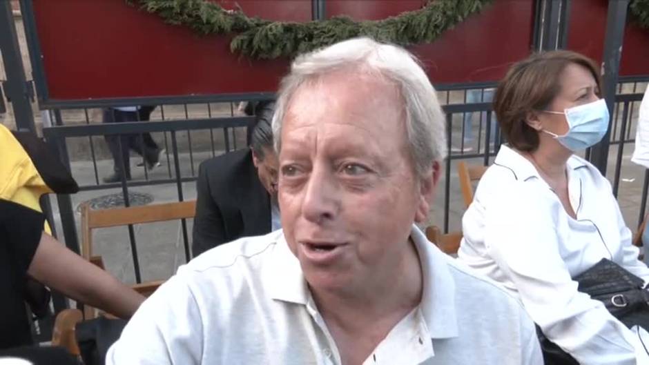 Los 400 nazarenos de La Hermandad de La Resurrección ponen fin a la Semana Santa sevillana