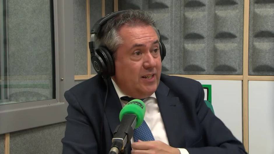 Espadas (PSOE-A) reta a Moreno (PP-A) a comprometerse a renunciar a pactar con Vox