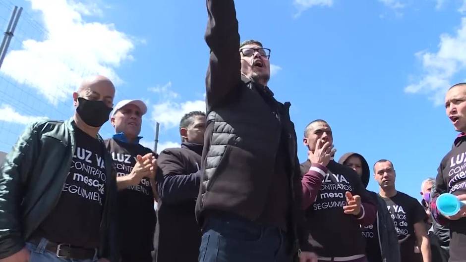 Unas 500 personas reclaman electricidad para la Cañada Real