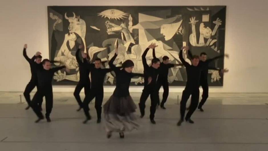 La danza conmemora su día bailando por la paz y la concordia