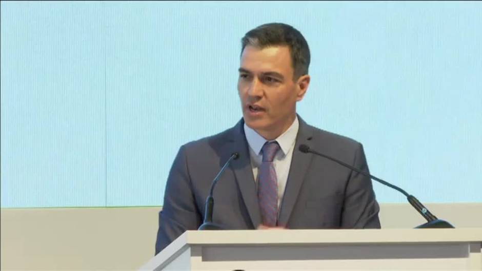 Sánchez avanza en Cataluña su "firme voluntad de continuar avanzando en el diálogo, la negociación y el acuerdo"