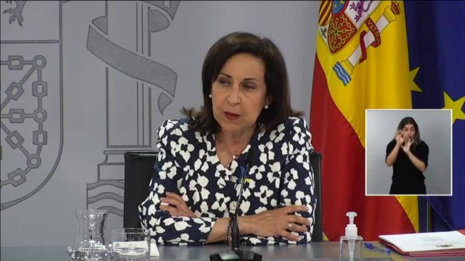 Robles anuncia el cese de Paz Esteban al frente del CNI y presume del respaldo de Sánchez