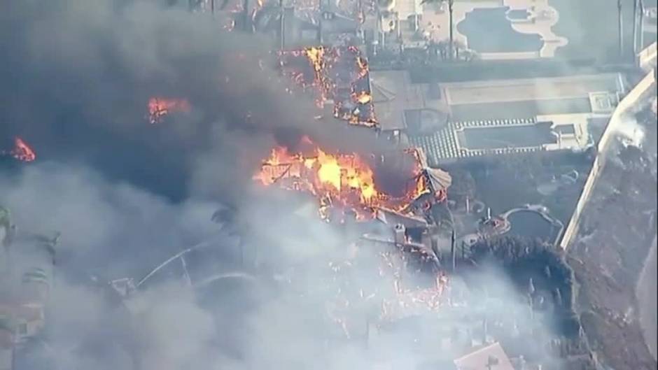 Un incendio consume la comunidad costera de Laguna Niguel en California