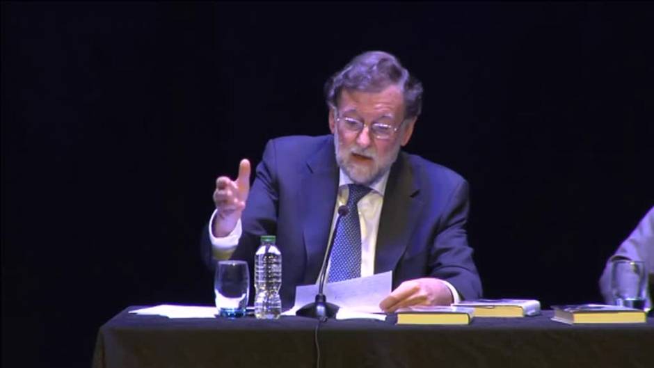 Rajoy: "A mí me parece muy bien que el Rey venga a España"